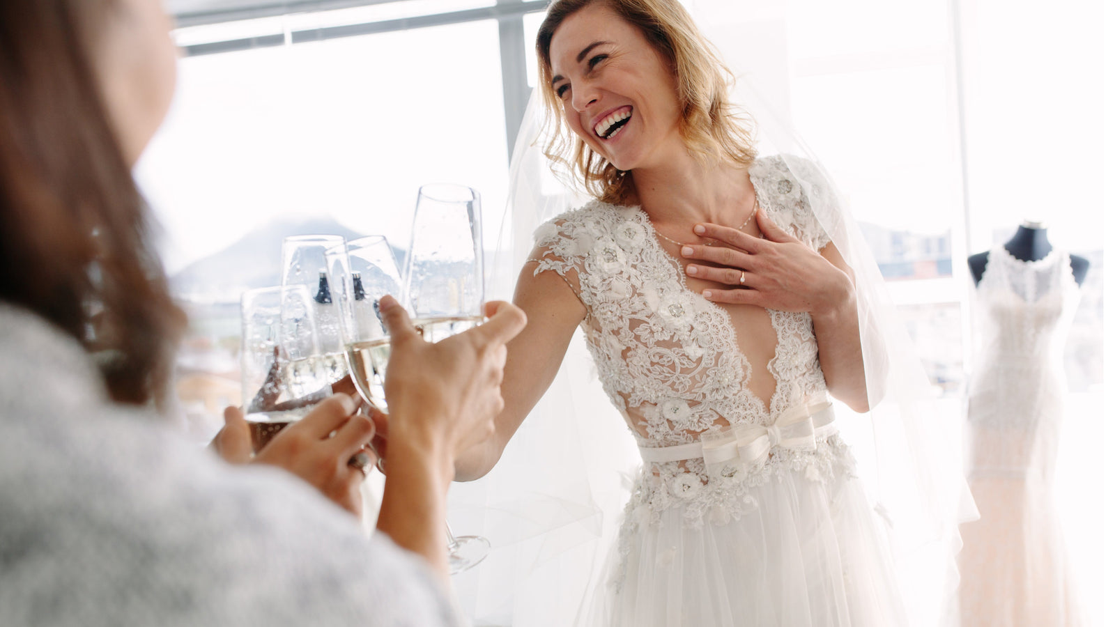 Quels bijoux de mariage assortir à sa robe de mariée ?
