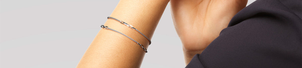 Bracelet fin en argent pour femme, une idée cadeau