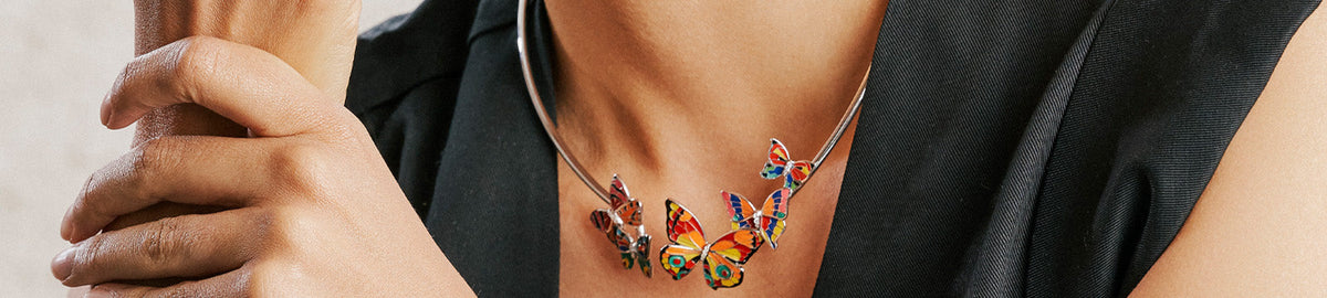 Comment bien porter un collier torque en argent ?