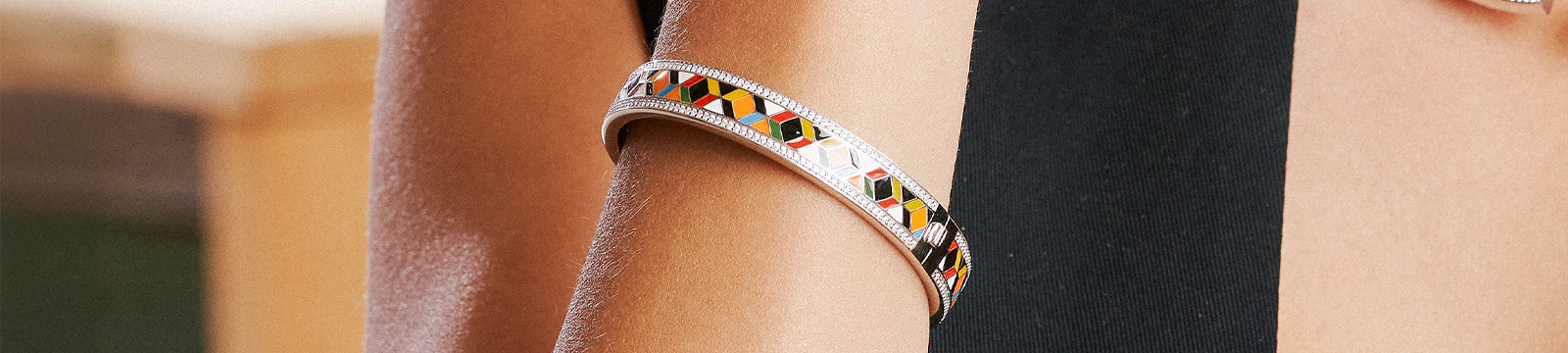 Conseils pour bien choisir un bracelet jonc pour femme tendance