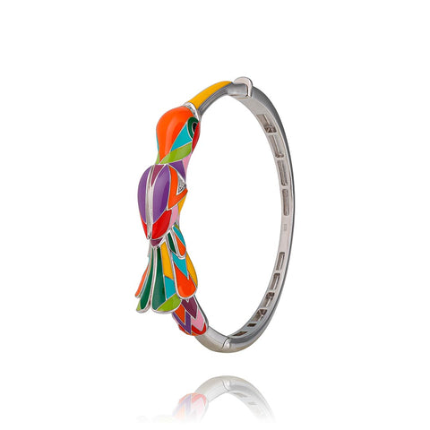 le bracelet est-il en argent massif ou plaqué argent ?